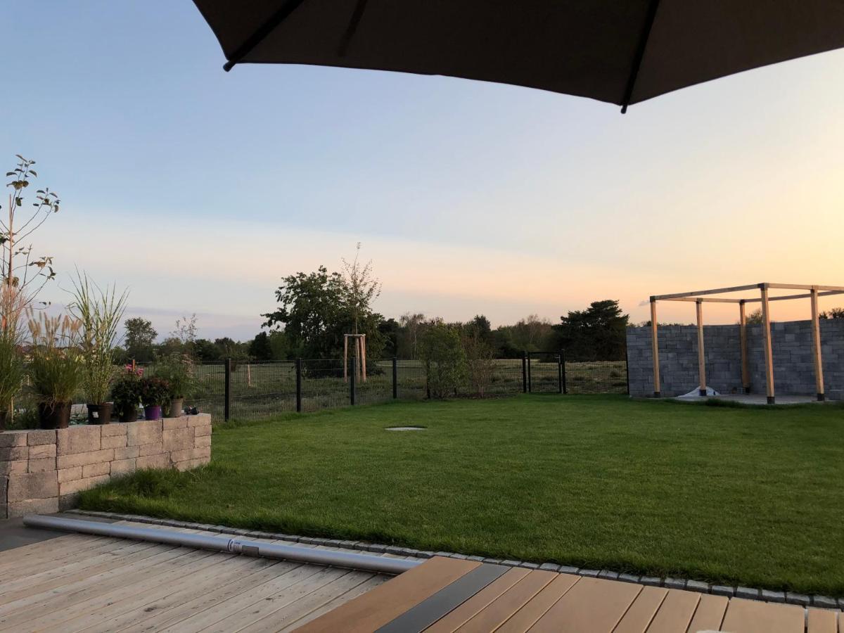 Perfekter Rueckzugsort - Probewohnen Im Musterhaus Waghaeusel Exterior photo
